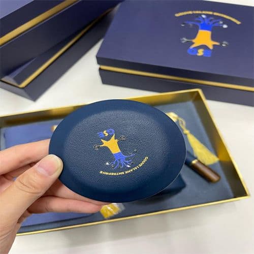 Coffret Cadeau Elégant avec Tasse á Thé, Notebook, Stylot, Clé USB et Marque page tous Personnalisés