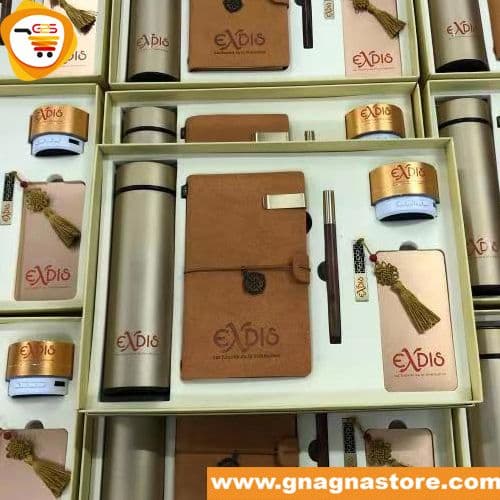 Coffret Cadeau VIP avec Mug Isotherme, Notebook, Stylot, Clé USB et Power Bank, et Enceintes Buetooth tous Personnalisés
